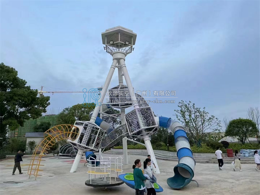欣源百科：水上樂(lè)園設(shè)施定制的材質(zhì)有哪些選擇？-1474