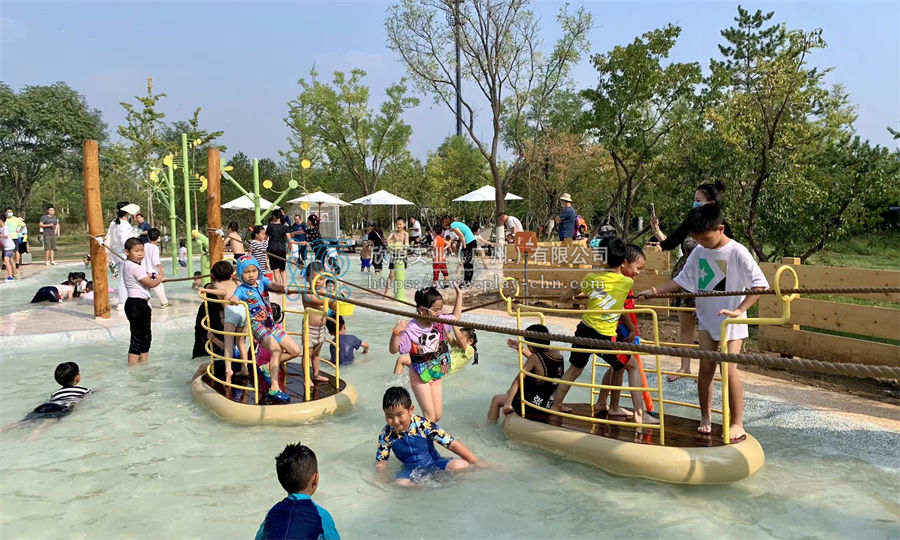 如何設計一個適合所有年齡段的水上樂園？ -1459