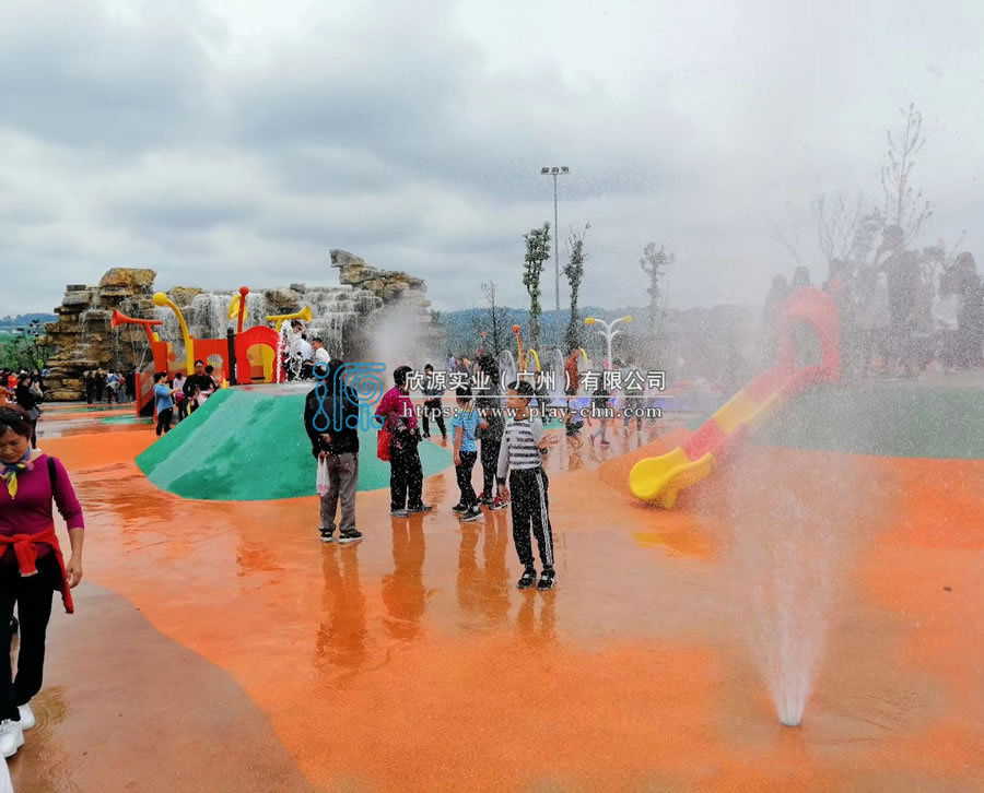 適合家庭一起游玩的水上滑梯-1232