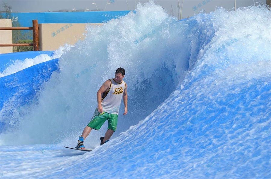 圓筒海浪沖浪模擬器