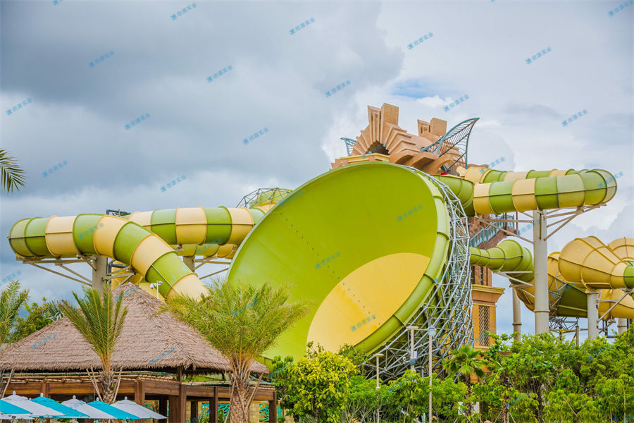 乘坐水上游樂(lè)設(shè)備的準(zhǔn)則及要求-7607