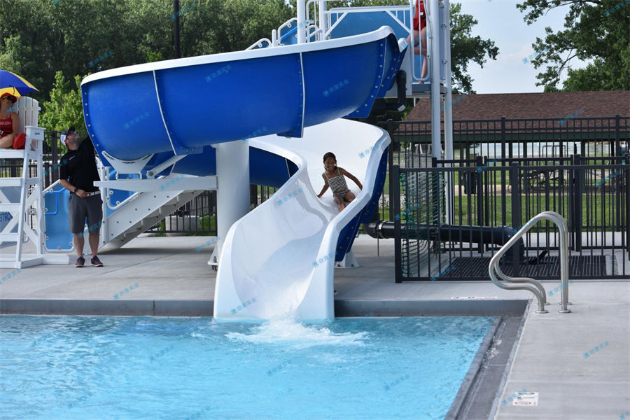水上樂園設計的游樂項目如何滿足不同游客的需求？-7545