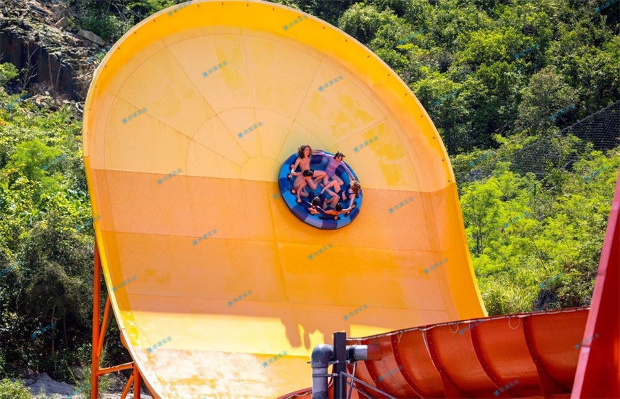 移動(dòng)戲水樂園生產(chǎn)廠家的旺季時(shí)刻