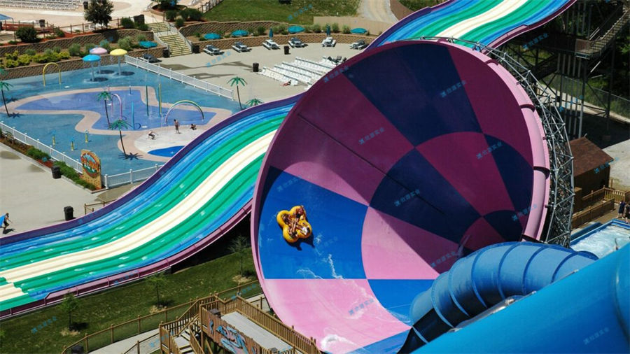 人工造浪設(shè)備讓你置身于室內(nèi)享受海邊的快感