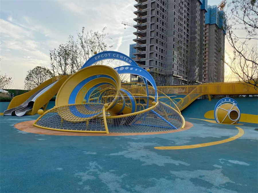 戶外異形攀爬網游樂設備定制